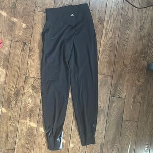 Lululemon align size 2 joggers!! 💗💗
